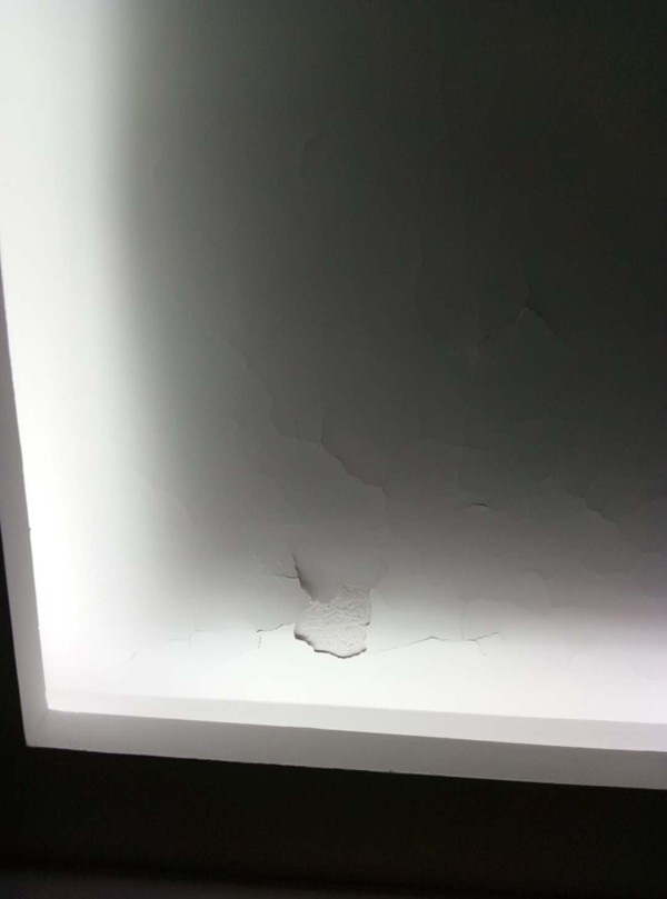 農村剛入住半年的磚混房墻體就開裂了，過梁厚度不夠惹的禍？(圖1)